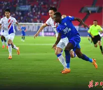im体育官网首页- 阿扎伦卡迷你场地视频 